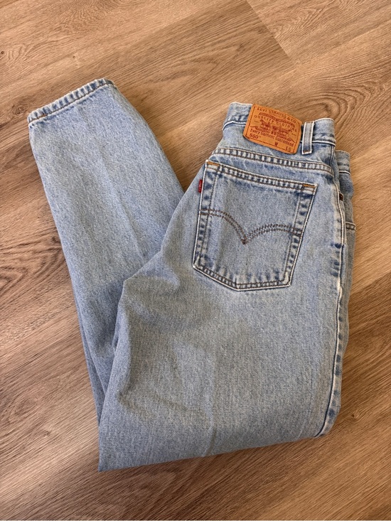 Levi's Denim - Levi’s 550 Relaxed Fit Tapered Leg 12 Misses Light Wash High Rise Denim Jeans